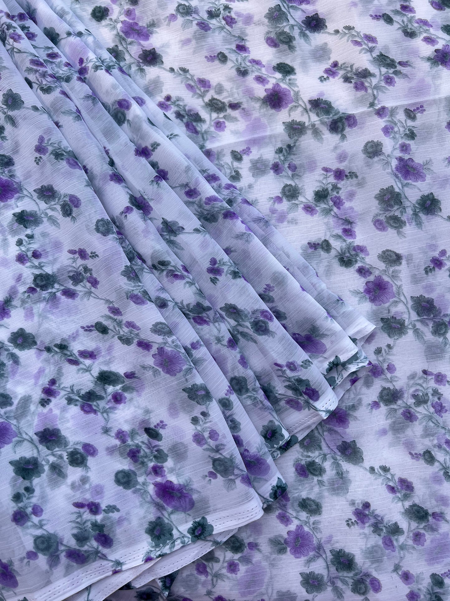 White floral print Semi Chiffon saree