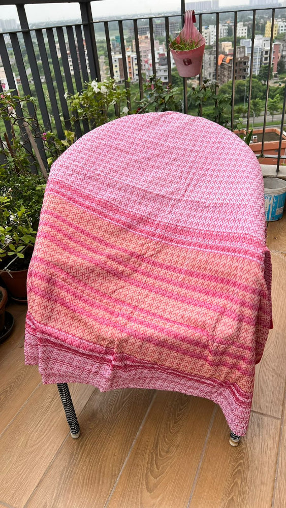 Red and white jaquard weave Dhonekhali