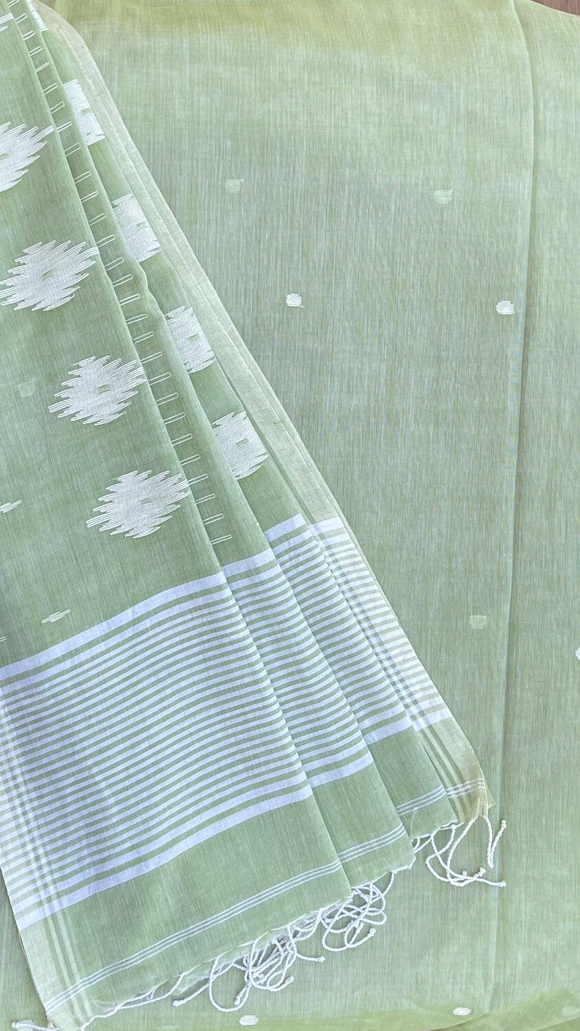 Green Soft cotton Jamdani saree